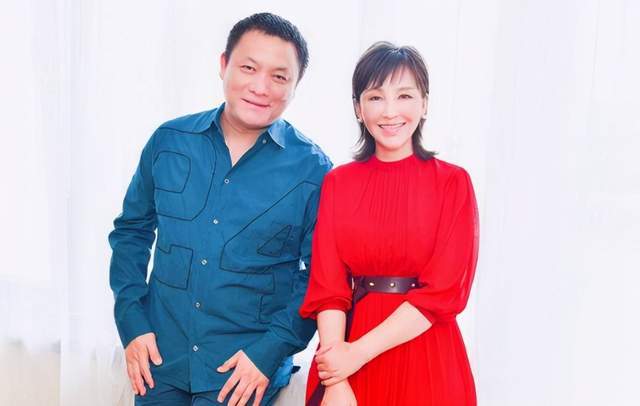 她19岁偷偷跟男友私奔在地下室连生3胎这场豪赌赢了一生