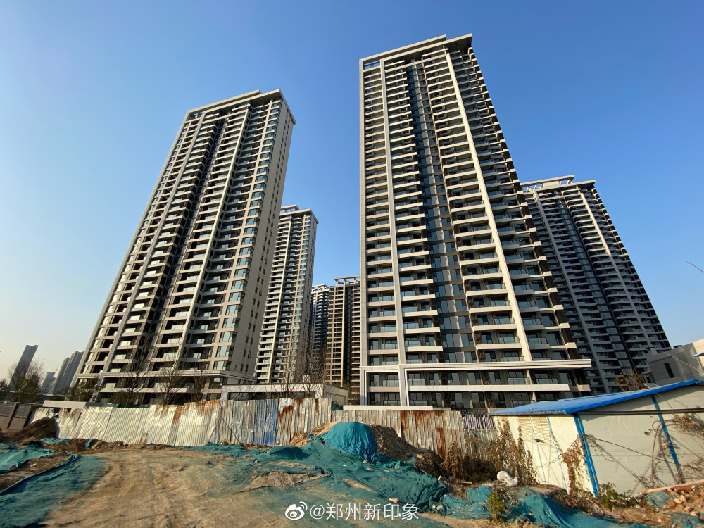 郑州永威城5期临近交付日期院里仍是土坑 业主吐槽称开发商不厚道_腾