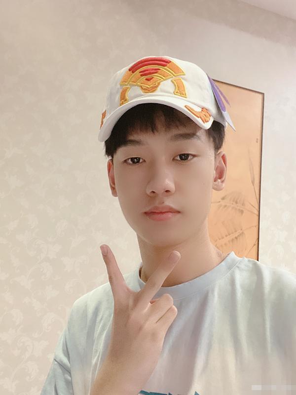 和平精英:晚玉拿下猛男杯单场最高淘汰,水平不输职业选手!_腾讯新闻