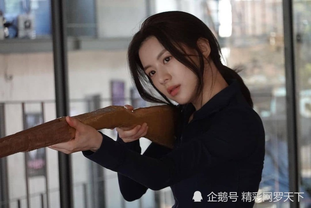 奈飞出品必属精品恐怖剧《甜蜜家园》中的颜值担当-帅哥靓女