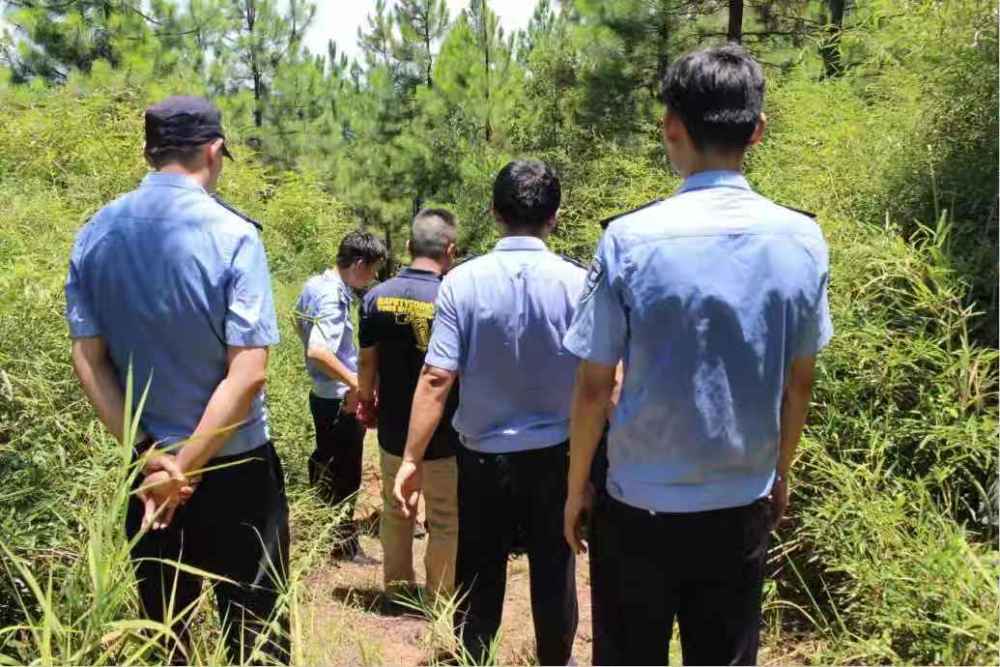 当时,连续4年在永兴县三塘乡和耒阳市交界处发生强奸杀人案,致使当地
