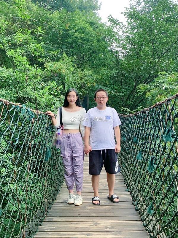 喜讯!绝迹结束单身生涯 今日领证喜结连理枝