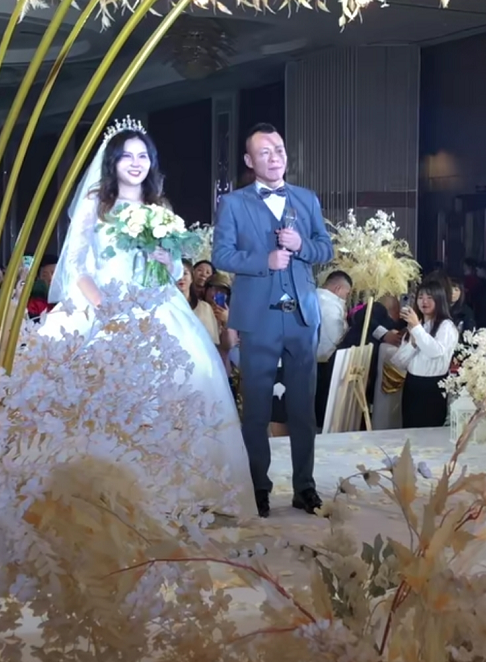 网红传说哥婚礼曝光劳斯莱斯车队奢华疑抛妻弃子改娶美女徒弟