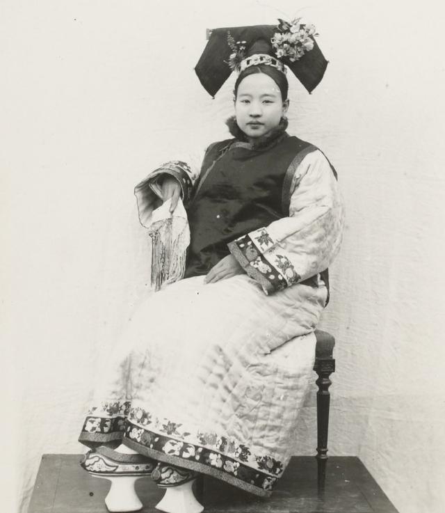 满清格格,贵妇长啥样?别再被清宫剧骗了,这组照片揭露真实皇族