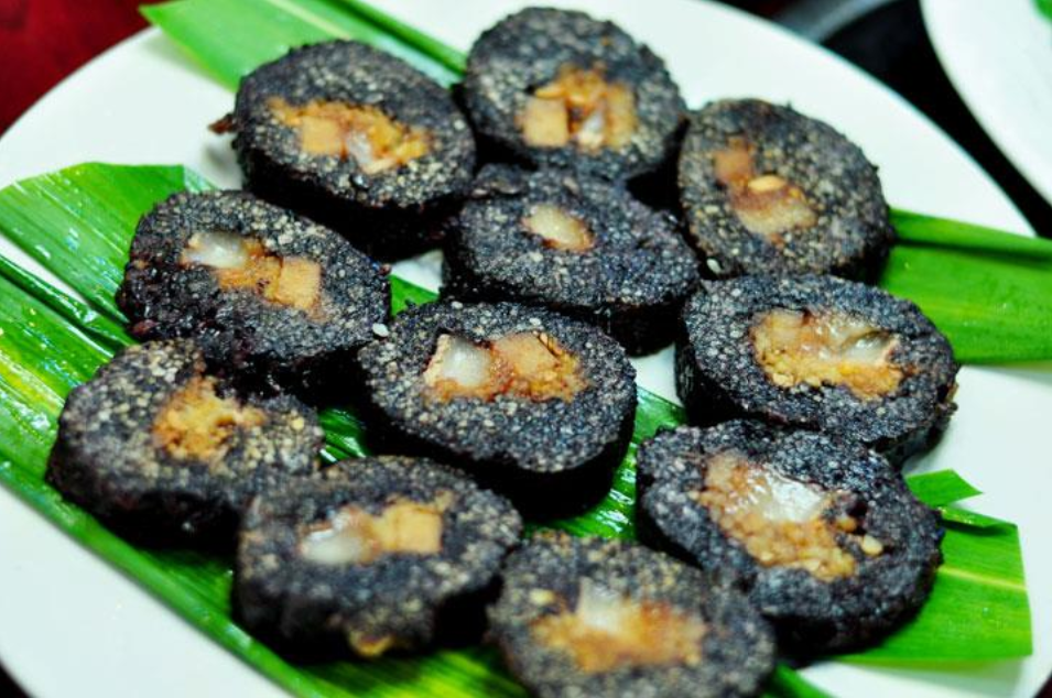 马山美食有黑山羊,红水河剑鱼,红水河油鱼,黑米粽,凉粽,鲜笋,腊味