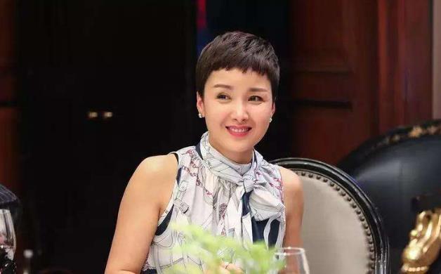 她顶着一头"半永久短发"演了五六部剧,网友直呼:换个发型吧!_腾讯新闻