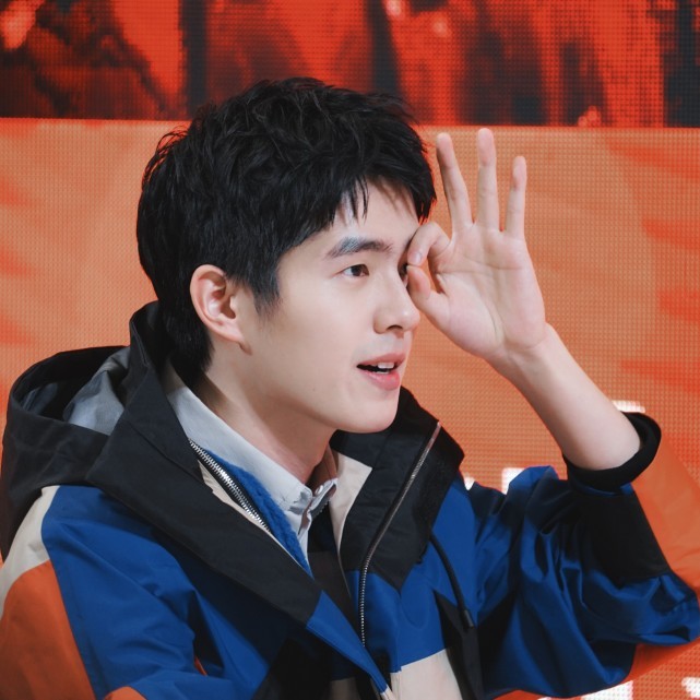 刘昊然壁纸上天眷顾的男孩呀