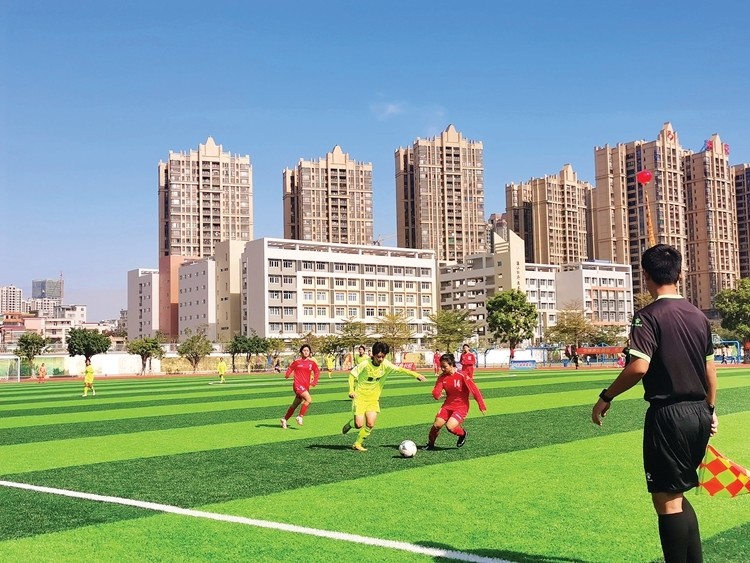 仲恺中学女子足球队再夺省长杯桂冠背后故事