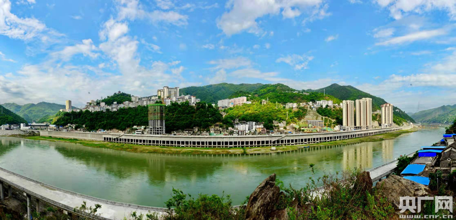 陕西白河夯实河长制打造水清景美秦楚边城