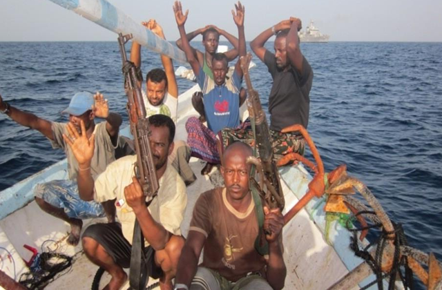 各国遇到索马里海盗的反应俄军rpg伺候印军主动出手被反杀