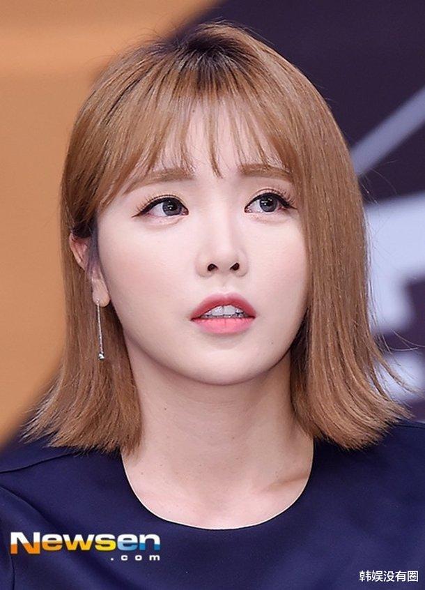 洪真英论文抄袭成立博士学位将被取消歌手事业亦陷入困境