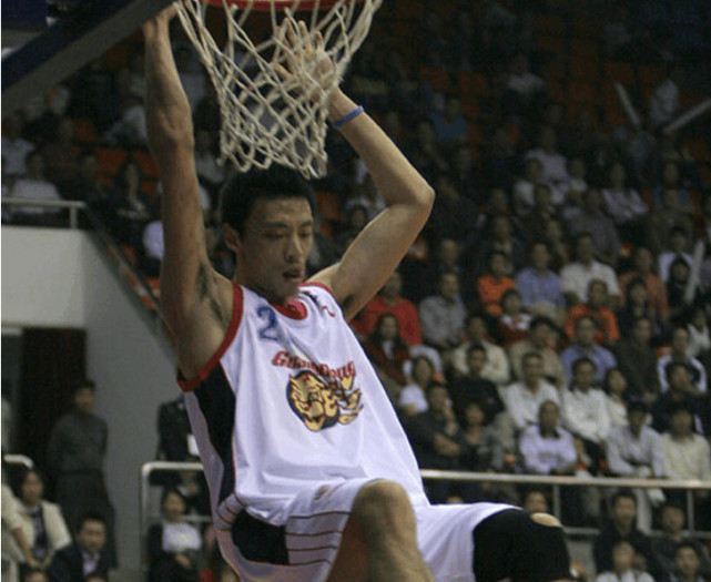 国青力压易立却成万年替补,手握7个总冠军戒指|陈大伟|广东宏远|cba