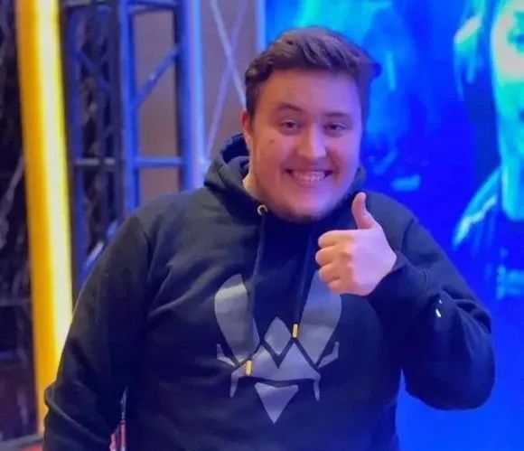 csgo里那些令人忍俊不禁的玩家idroll50件圣诞礼物