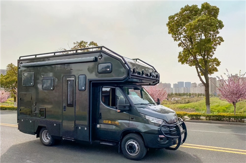 2020新款进口依维柯霍夫勒越野房车,双拓展越野房车