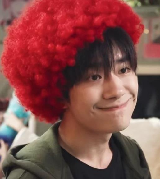 易烊千玺《小红花》惊现4位数票价?