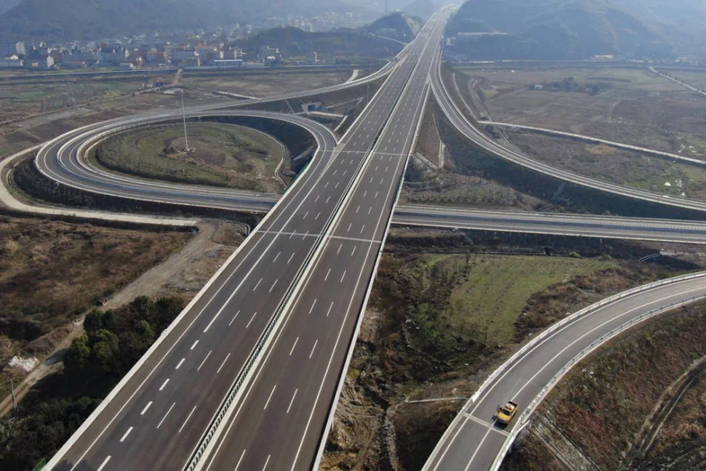 杭州绕城高速西复线诸暨段通车