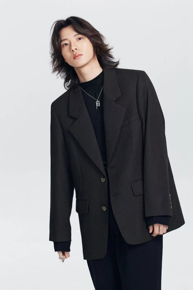 阿煜all balck西装大片释出