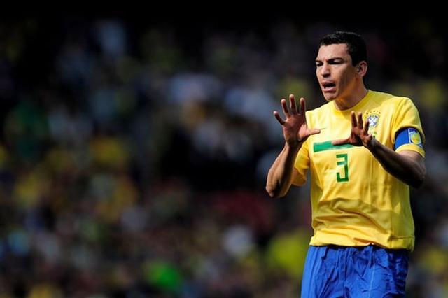 逝去的青春2020退役球星巴西传奇中卫卢西奥