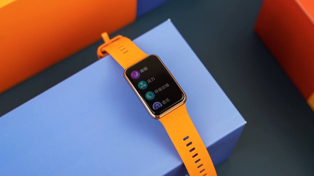 轻新潮流的时尚之选华为watchfit上手体验