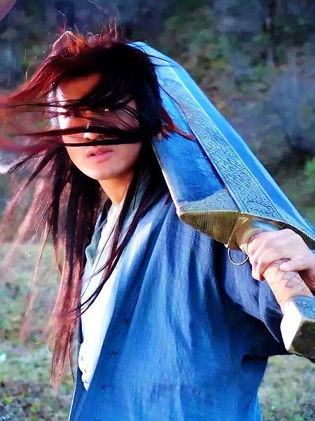 而且还拥有《葵花宝典》的速度,各位朋友不要以为"重剑无锋,大巧不工"