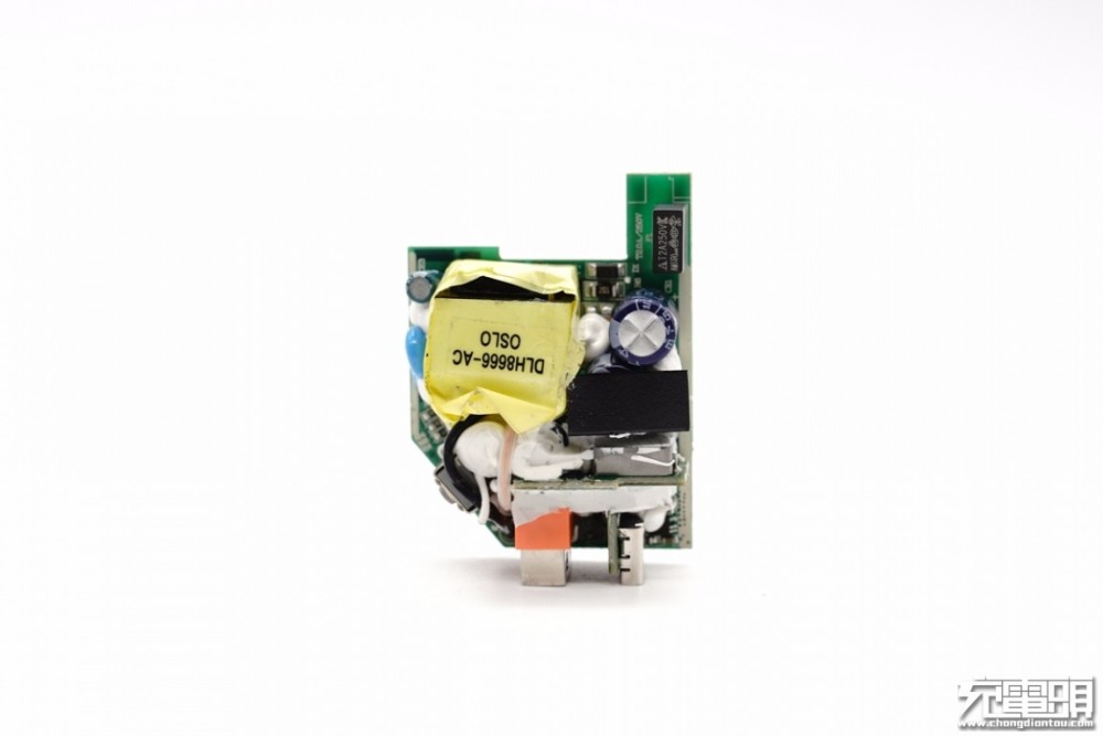 remax225w二合一充电宝拆解采用英集芯ip5358协议芯片