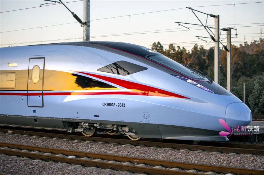 高颜值蓝色复兴号动车组来大理啦12306已开始售票