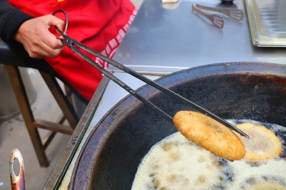 仪陇街头美味名小吃——油干儿,你吃过吗?_腾讯新闻