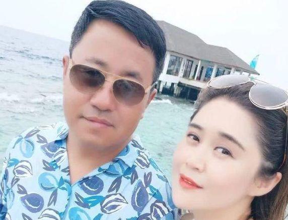 他是乡村爱情中的王长贵成名后抛妻弃子娶小19岁老婆闺蜜