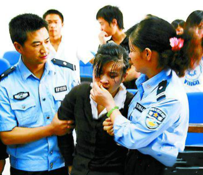 起大案:19岁的大二女生张超,在兼职期间结识了当地一个叫木鸿章的大款