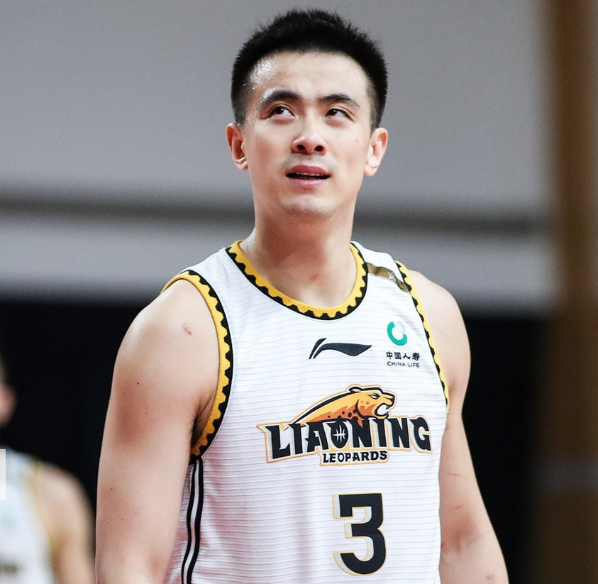 赵继伟平安夜送粉丝一首逃网友你脖子上的吻痕是张公子弄的