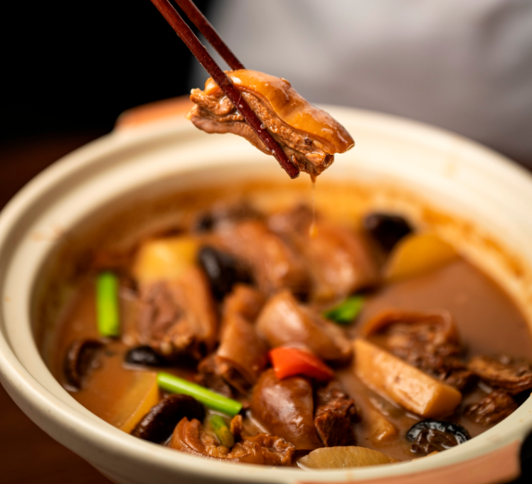 双冬扣羊肉煲双冬扣羊肉煲,暖中补气,可御风寒的羊肉成了寒冷天气中温