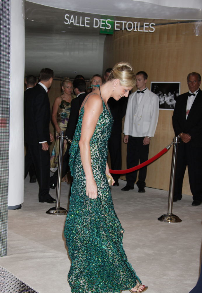 比老公帅的短发王妃夏琳身材挺拔又苗条衣架子身材咋穿咋美