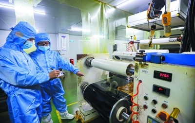 区的南京汉旗新材料股份有限公司内,全新偏光片生产线顺利建成投产,年