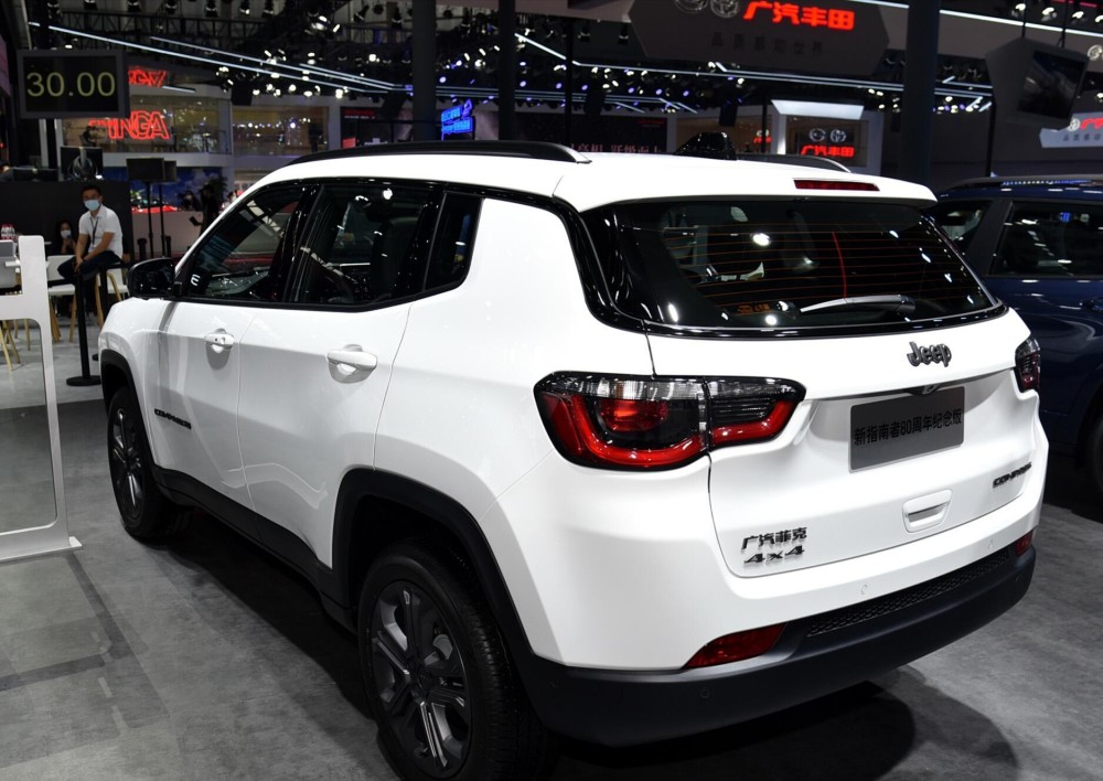 2021款jeep指南者预售138万油耗7升精致外观真帅气