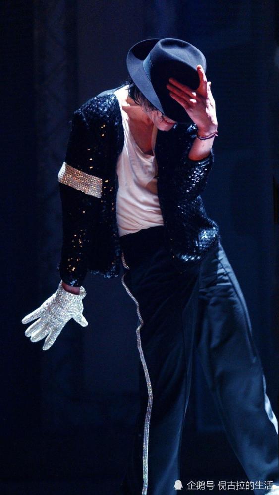 王一博新歌预告,造型致敬迈克尔·杰克逊or可可·香奈儿?