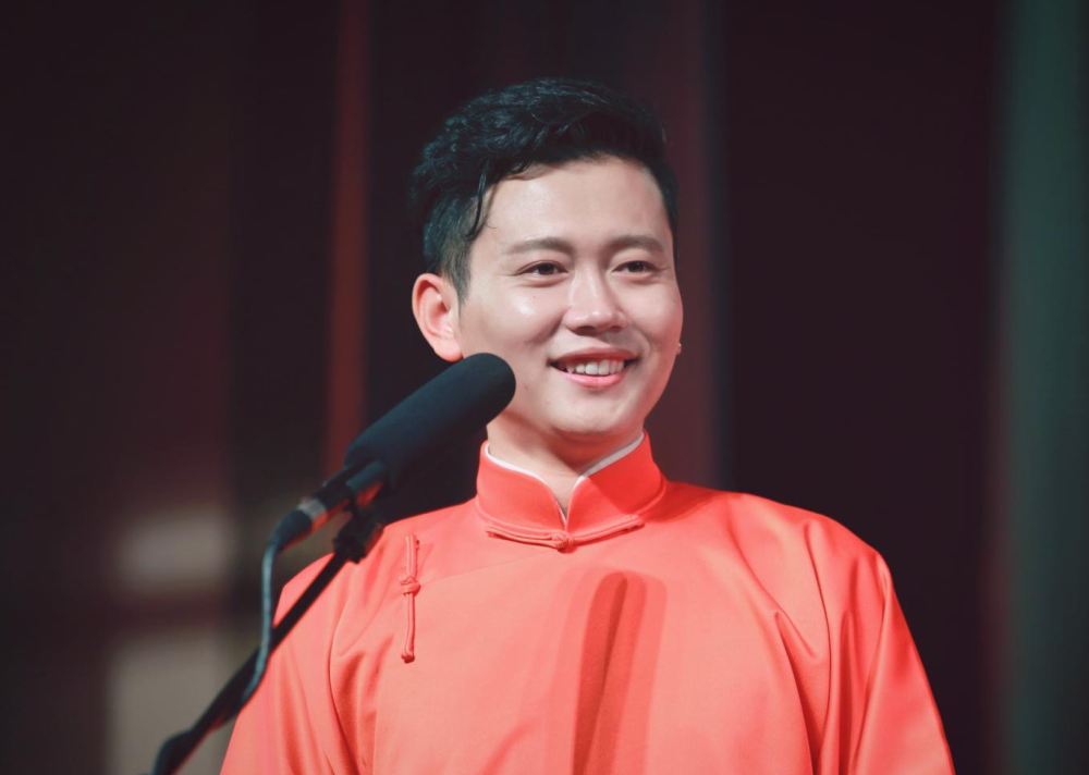 孟鹤堂直播聊德云社竞争,称这里是斗虫,希望新人不要懈怠!