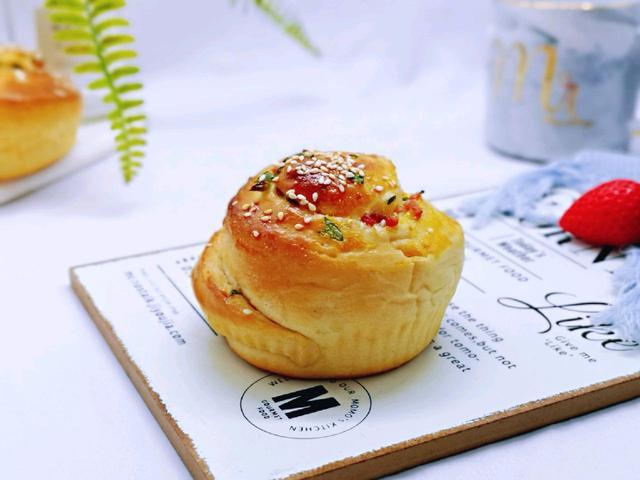 香葱火腿面包卷 网红美食新风尚 早餐下午茶首选 好吃又实惠 面包 面包卷 香葱火腿 火腿 下午茶