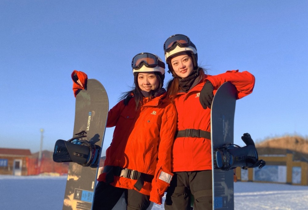 "一晔知秋"cp再合体,詹秋怡李晋晔穿同颜色衣服,无形中撒糖_腾讯新闻