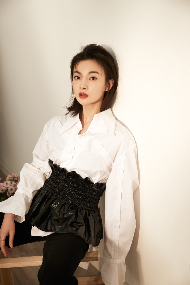 电影鬼吹灯《昆仑神宫》上线 杨杏挑战双面反转 演技吸睛