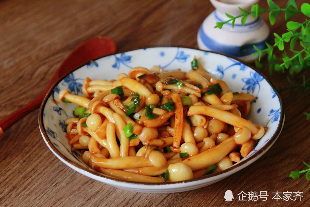 白玉菇这样炒,滑嫩又鲜香,比肉还抢手,是公认最好吃的做法