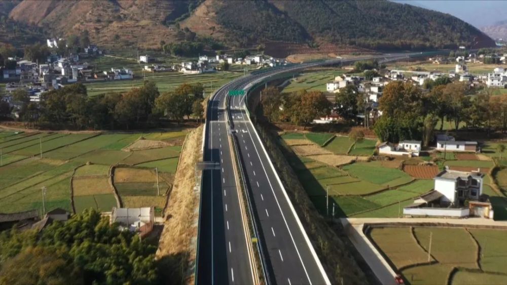 丽江头条华丽高速这路段26日9点起通车收费标准也有了