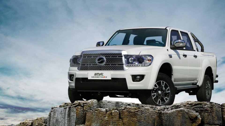 "国产版丰田坦途"惊喜上市,配2.5t动力 全时四驱,仅售7.98万!