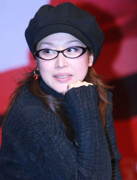 歌手孙悦:3前任"纷纷倒下",4任锁定豪门,如今活成了一束光