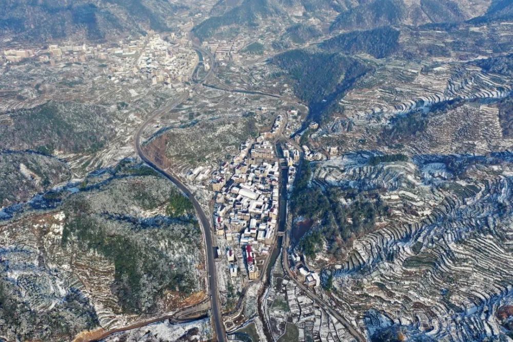 走向我们的小康生活 了不起的村庄丨三单乡中村村 小康路上晒幸福美丽乡村入画来 腾讯新闻