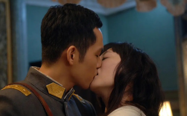 地表最强cp来了!钟汉良李小冉相隔十年再续情缘,这把狗粮预定了|钟汉