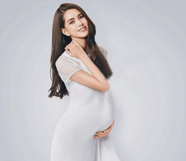 27岁辣妈昆凌3年连剖2胎当她穿上露脐装时网友我酸了