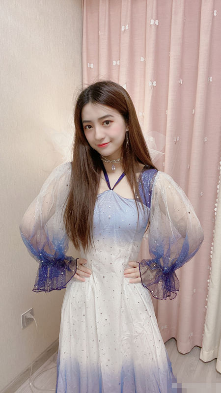 最近京东游戏产业的联盟发布会,婷小姐就在受邀之列,作为虎牙手游的牌