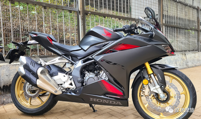 250cc仿赛王者 21本田cbr250rr新车抵港 Cbr250rr 本田 250cc Engine 本田cbr250rr