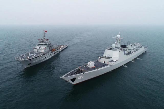 火力全开直击海军齐齐哈尔舰实弹射击