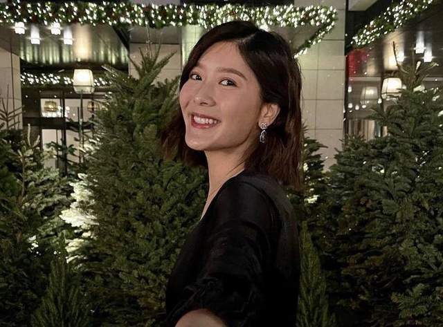 恭喜香港著名女星余香凝宣布怀孕与大13岁丈夫在上月奉子成婚